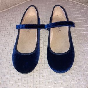 Blue suede maryjane shoes with velcro closure, size 32